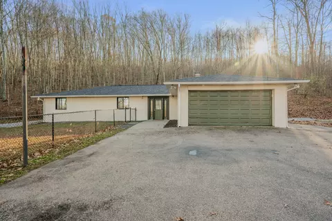244 Leffingwell Rd, Uncasville, CT 06382
