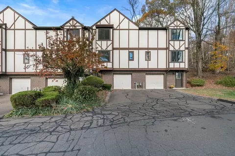 204 New Haven Ave #2G, Derby, CT 06418