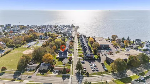 71 Platt St, Milford, CT 06460