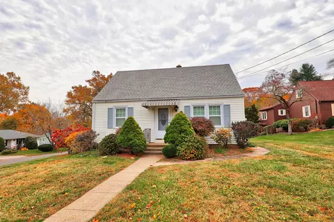 372 Anna Ave, Waterbury, CT 06708
