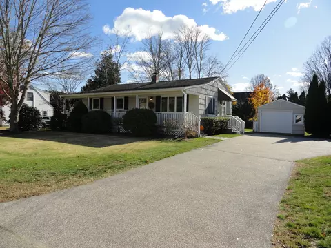 28 Rossie St, Mystic, CT 06355