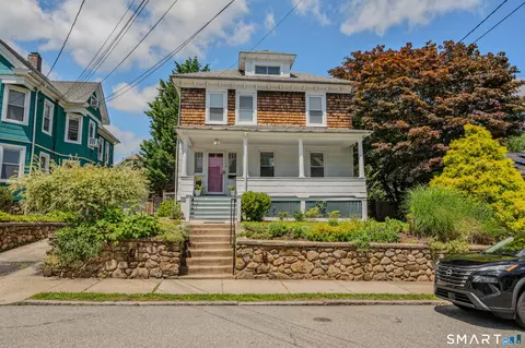 117 Blydenburg Ave, New London, CT 06320