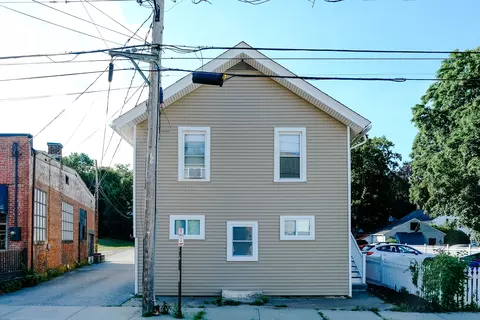 27 W Main St, Sprague, CT 06330