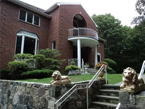 501 Woodbine Rd, Stamford, CT 06903