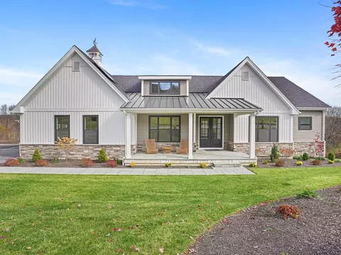 167 Willow Creek Estates Dr, Southbury, CT 06488