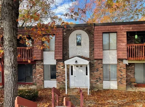 15 Woodsedge Dr #4B, Newington, CT 06111