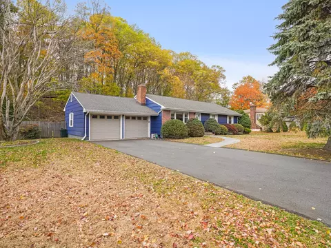 5 Maher Dr, Norwalk, CT 06850