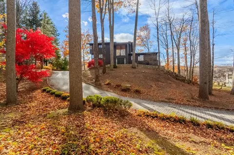 7 Craigmoor Rd S, Ridgefield, CT 06877