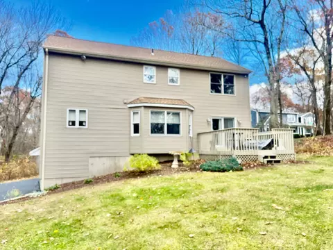 19 Wagon Trl, Wolcott, CT 06716