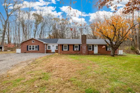 9 Storrs Heights Rd, Mansfield, CT 06268