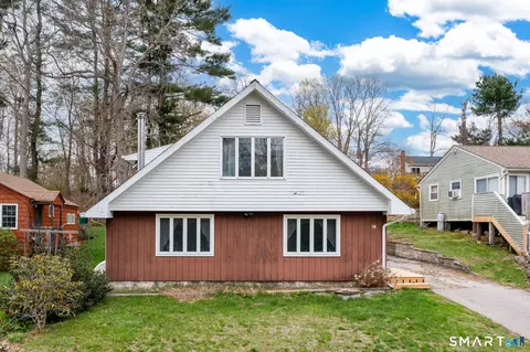 18 Overlook Dr, East Haddam, CT 06423