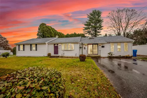 24 Ventura Dr, Brooklyn, CT 06234