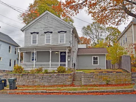 385 Broad St, New London, CT 06320