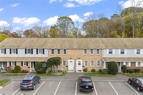 64 Greenwich Way #64, Milford, CT 06460