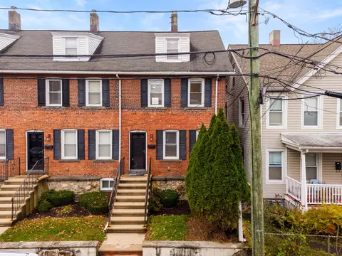 25 Brown Ave #25, Stamford, CT 06902