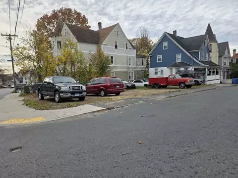 271 Willow St, Waterbury, CT 06710