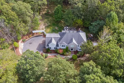 25 Roast Meat Hill Rd, Killingworth, CT 06419