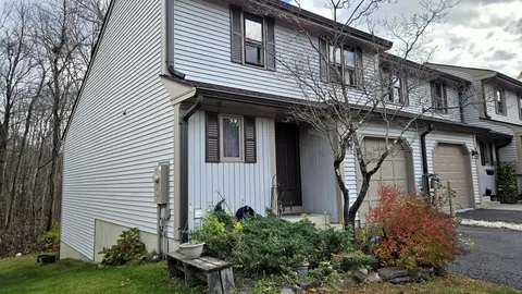 9 Tanner Xing #9, Wethersfield, CT 06109