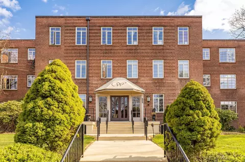 869 Farmington Ave #305, West Hartford, CT 06119