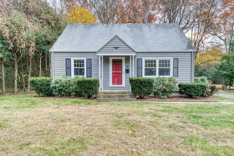 3 Avon St Ext, Enfield, CT 06082