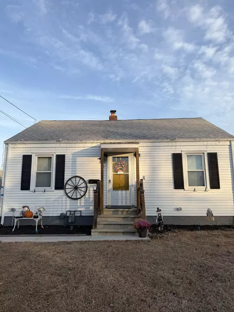 34 Millbrook Dr, East Hartford, CT 06118