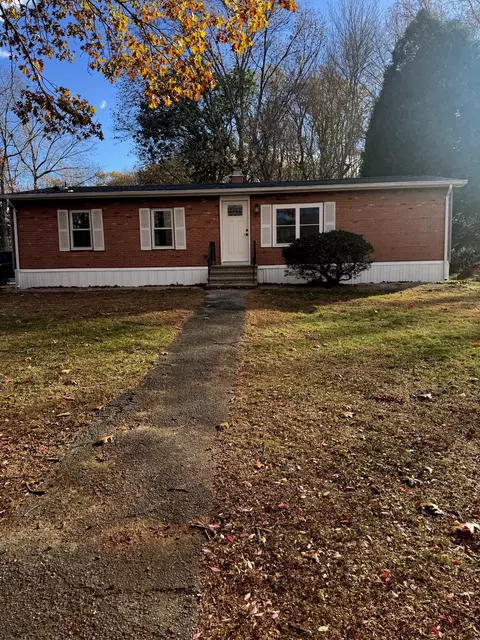 68 Colchester Cmns, Colchester, CT 06415