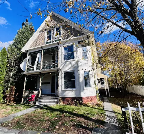 61 Oak St, Willimantic, CT 06226