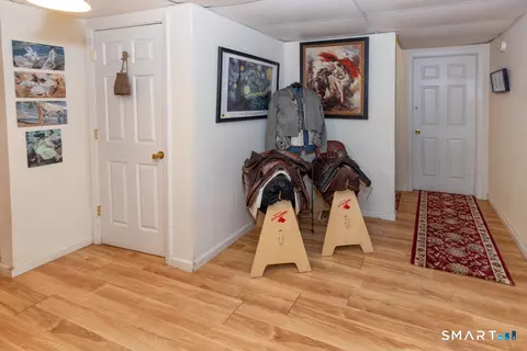 Entry Way - 85 Mcveagh Rd, Westbrook, CT 06498 photo 4 of 4