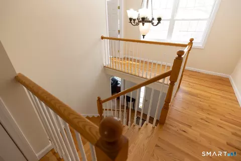 Entry Way - 85 Mcveagh Rd, Westbrook, CT 06498 photo 2 of 4