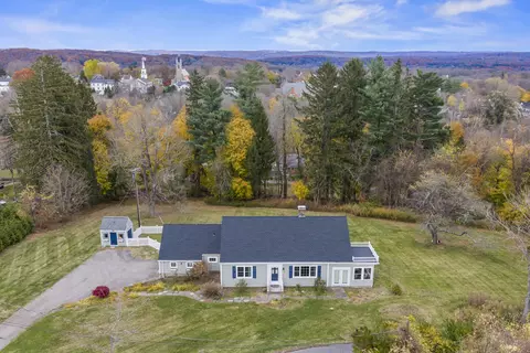 3 Topside Ln, Newtown, CT 06470