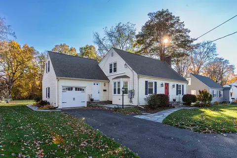34 Williams St W, Glastonbury, CT 06033