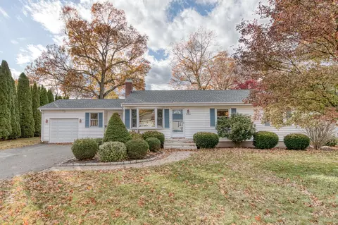 14 Evergreen Rd, Manchester, CT 06042