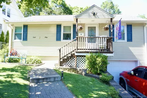 33 Colt St, New Britain, CT 06052