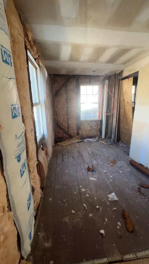 Entry Way - 129 Valley St, Willimantic, CT 06226 photo 3 of 3