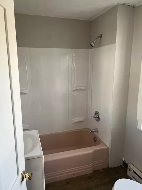 Bath - 129 Valley St, Willimantic, CT 06226 photo 3 of 3