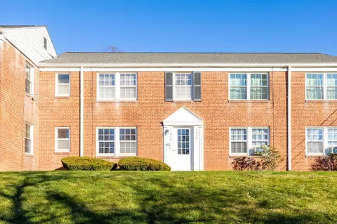 1014 Trout Brook Dr #1014, West Hartford, CT 06119