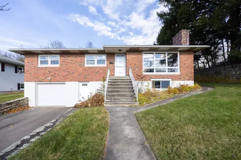 20 Fern Hill Ave, Waterbury, CT 06704