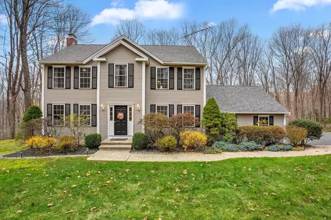 34 Coppermine Rd, Oxford, CT 06478