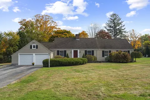 19 Orchard Ln, Glastonbury, CT 06033
