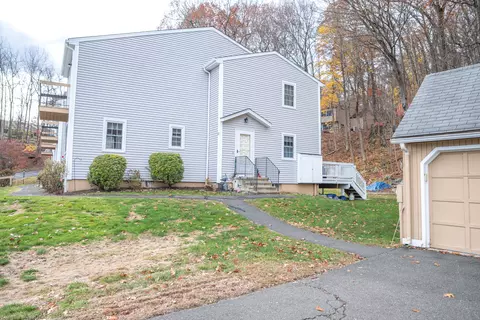 12 Eagle Rock Hl #12, Bethel, CT 06801