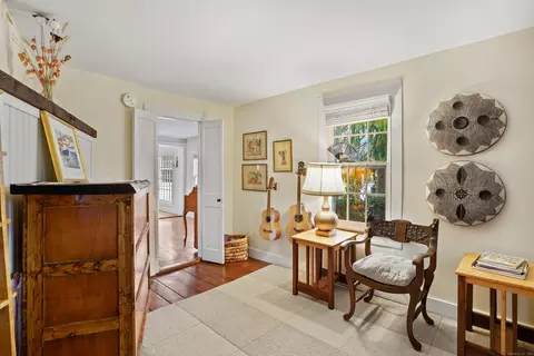 Entry Way - Undisclosed, Redding, CT 06896 photo 1 of 2