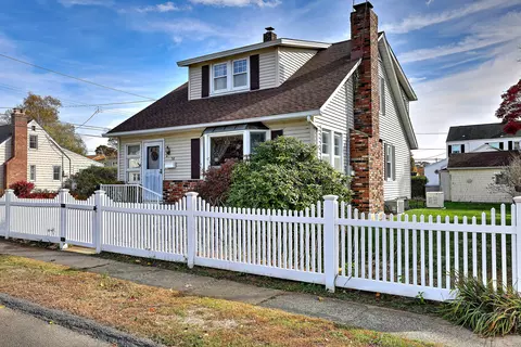 58 Berkeley Ter, Milford, CT 06460