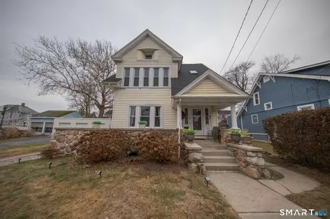 16 Pacific St, New London, CT 06320