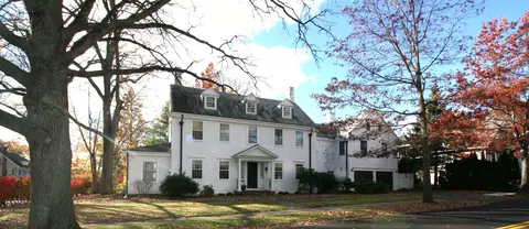 5 Oakland St, Bristol, CT 06010