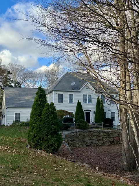 9 Bonny Ln, Clinton, CT 06413