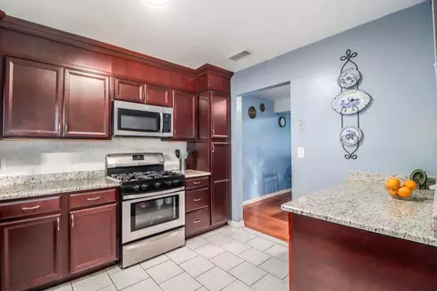 93 Park Ave #1204, Danbury, CT 06810