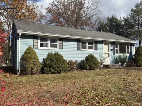 20 Howard St, Enfield, CT 06082