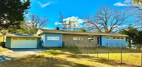 20 Palmer St, Montville, CT 06382