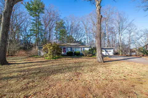 12 Beech St, Woodstock, CT 06281
