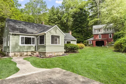 205 Great Quarter Rd, Newtown, CT 06482